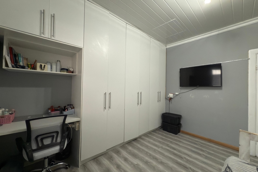2 Bedroom Property for Sale in Kensington Western Cape